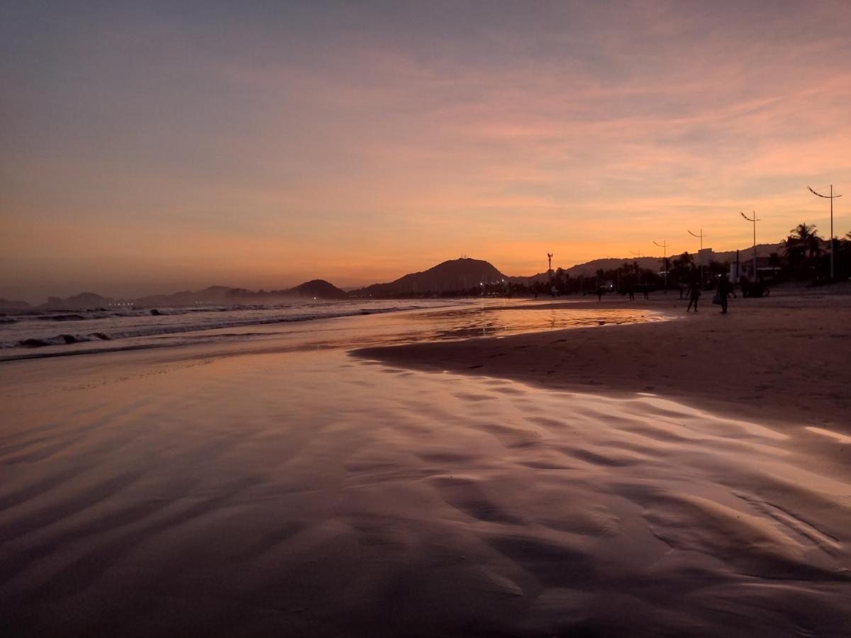 Apartamento Beira Mar - Enseada - Guaruja - 150 Metros Da Praia Exteriör bild